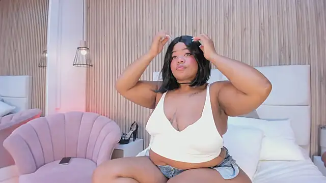 rachell queen  online show from May 11, 1:45 pm