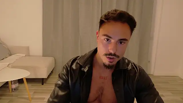 Snapshot of Master_Lukas chatting on July 14, 10:27 pm Master Lukas online show from July 14, 10:27 pm