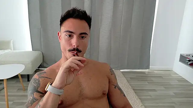 Snapshot of Master_Lukas chatting on May 19, 1:29 pm Master Lukas online show from May 19, 1:29 pm