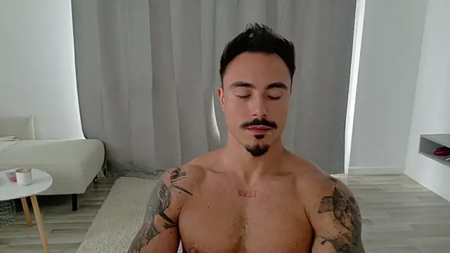 Snapshot of Master_Lukas chatting on June 4, 1:16 pm Master Lukas online show from June 4, 1:16 pm