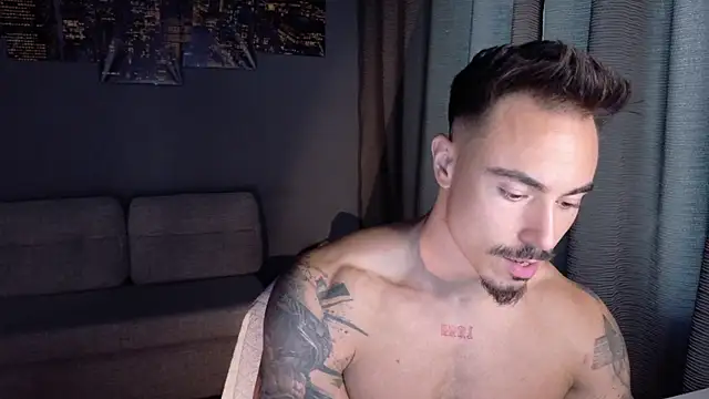 Snapshot of Master_Lukas chatting on April 26, 12:13 pm Master Lukas online show from April 26, 12:13 pm