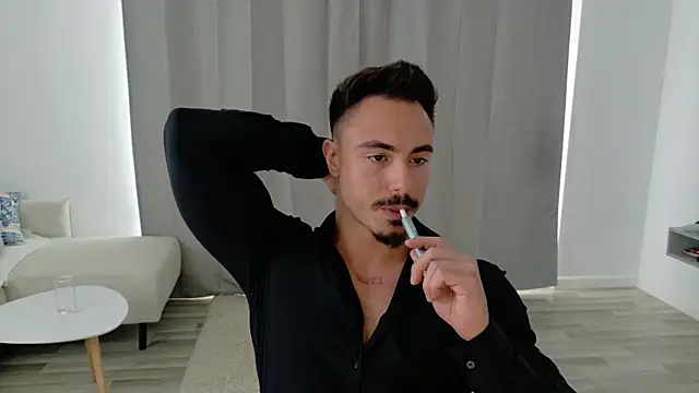 Snapshot of Master_Lukas chatting on May 4, 12:30 pm Master Lukas online show from May 4, 12:30 pm