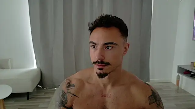 Snapshot of Master_Lukas chatting on June 12, 10:24 am Master Lukas online show from June 12, 10:24 am