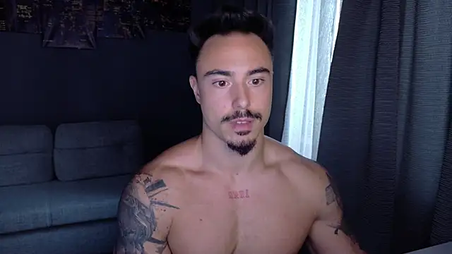 Snapshot of Master_Lukas chatting on April 21, 1:28 pm Master Lukas online show from April 21, 1:28 pm