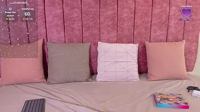 Snapshot of Mayleeth chatting on February 28, 12:49 pm Mayleeth online show from February 28, 12:49 pm