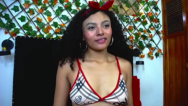 vsamanthaper1 online show from March 31, 7:38 pm