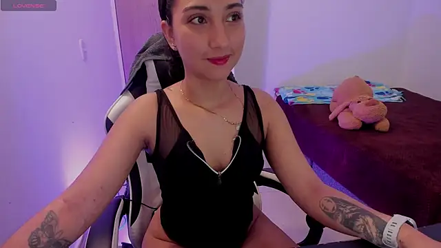 sofiiamillerr online show from April 20, 10:44 pm