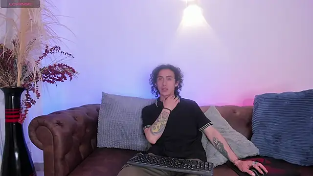 CalmaCaos online show from February 22, 1:24 pm