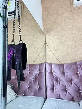 Missy 22  online show from April 7, 1:46 pm