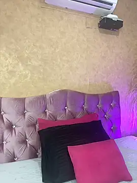 Missy 22  online show from April 5, 2:24 pm