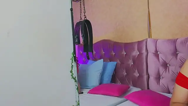 Missy 22  online show from April 14, 1:49 pm