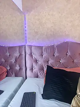 Missy 22  online show from March 31, 1:35 pm