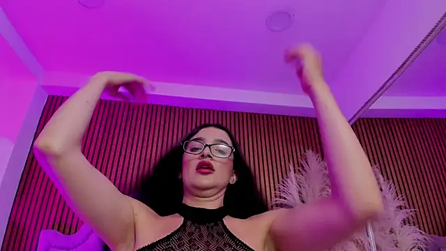 Violett hott  online show from March 7, 12:54 pm