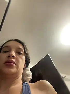 Violett hott  online show from June 4, 11:37 am