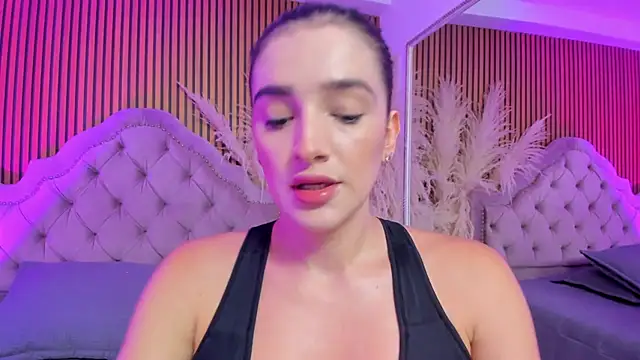 Violett hott  online show from March 4, 12:24 pm