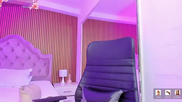 Violett hott  online show from March 19, 11:54 am