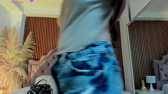 Violett hott  online show from March 24, 12:38 pm