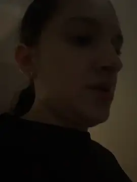 Violett hott  online show from April 16, 12:06 pm