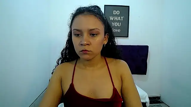 Snapshot of Little18Doll chatting on June 12, 10:18 pm Little18Doll online show from June 12, 10:18 pm