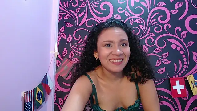 Snapshot of Little18Doll chatting on July 9, 10:42 pm Little18Doll online show from July 9, 10:42 pm