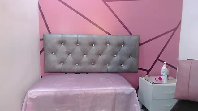 Little18Doll online show from May 18, 10:03 pm