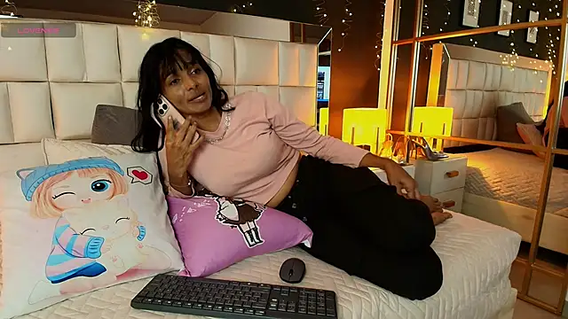Snapshot of gaby_jazmin chatting on January 18, 6:55 pm gaby jazmin online show from January 18, 6:55 pm