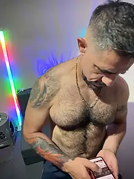 wolfbucker online show from May 14, 5:04 am