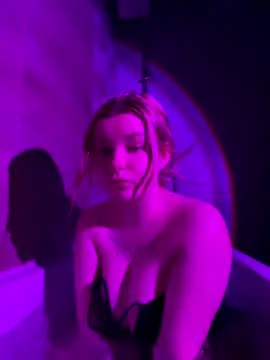 honeyblisskiss online show from January 6, 2:21 pm