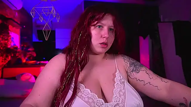 Liliya moon online show from February 8, 9:01 pm