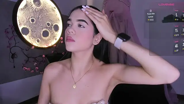 Luna  02 online show from March 6, 11:38 am