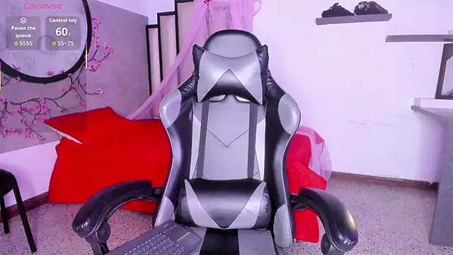 Luna  02 online show from March 20, 11:44 am