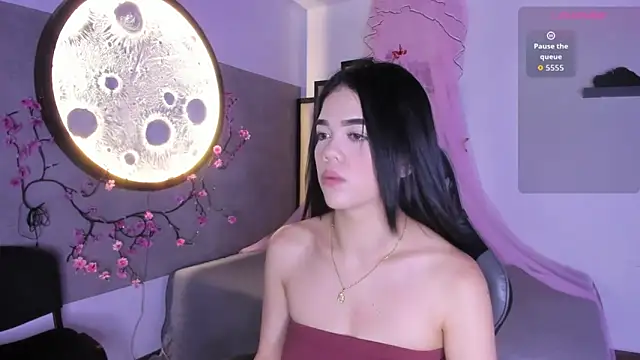 Luna  02 online show from March 4, 11:40 am