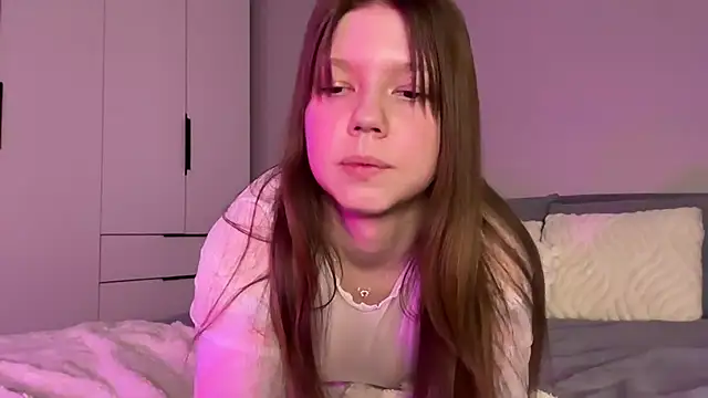 karalinhks online show from March 4, 7:32 pm