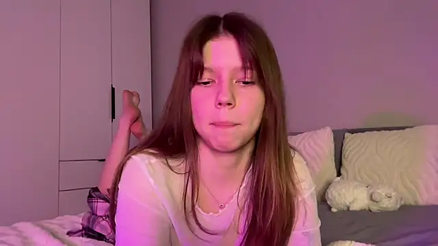 karalinhks online show from March 6, 6:14 pm