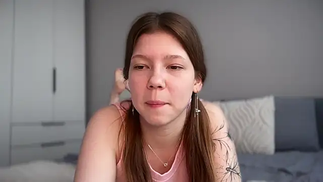 Snapshot of karalinhks chatting on February 1, 8:45 am karalinhks online show from February 1, 8:45 am