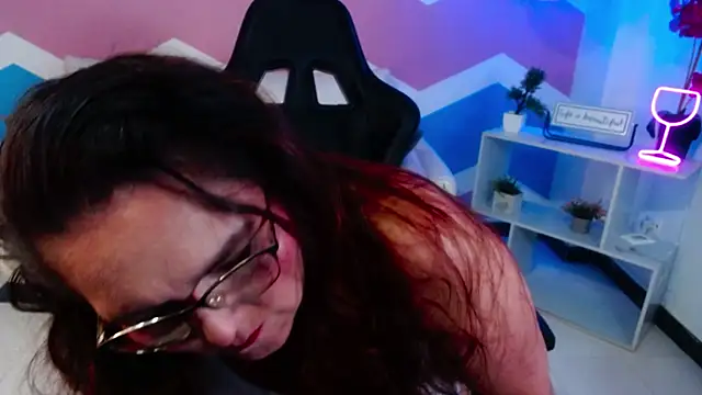 Snapshot of elena_milf1 chatting on January 12, 5:09 pm elena milf1 online show from January 12, 5:09 pm