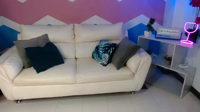 Snapshot of elena_milf1 chatting on January 11, 4:36 pm elena milf1 online show from January 11, 4:36 pm