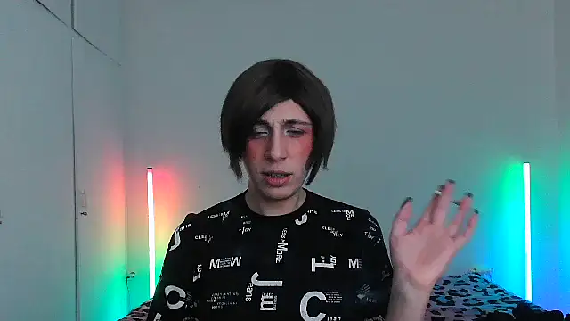 HoneyValentine online show from March 12, 8:13 pm