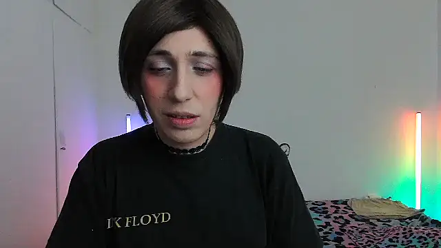 Snapshot of HoneyValentine chatting on February 12, 9:58 pm HoneyValentine online show from February 12, 9:58 pm