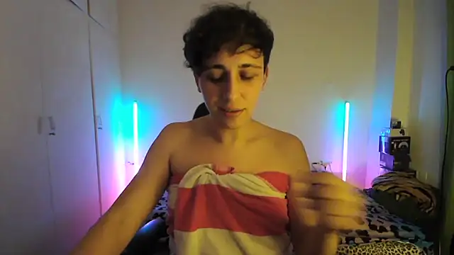HoneyValentine online show from May 4, 7:06 pm