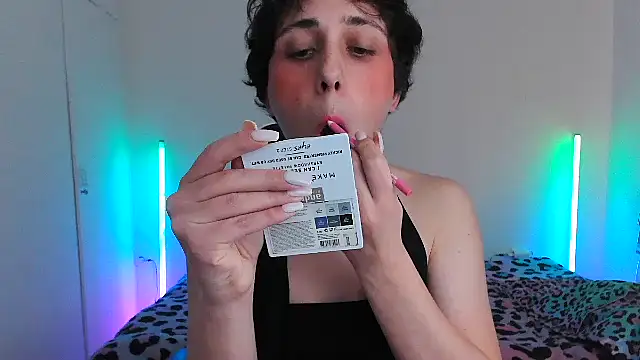 HoneyValentine online show from March 20, 8:32 pm