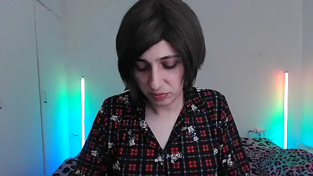 HoneyValentine online show from March 18, 7:37 pm