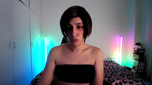 HoneyValentine online show from April 3, 7:31 pm