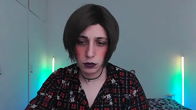 Snapshot of HoneyValentine chatting on February 17, 6:49 pm HoneyValentine online show from February 17, 6:49 pm