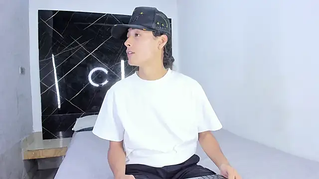 Snapshot of Treyk_king chatting on January 17, 3:43 am Treyk king online show from January 17, 3:43 am