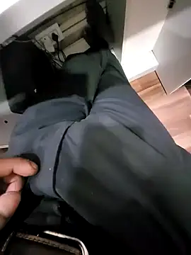 rohit16770 online show from April 14, 1:16 pm