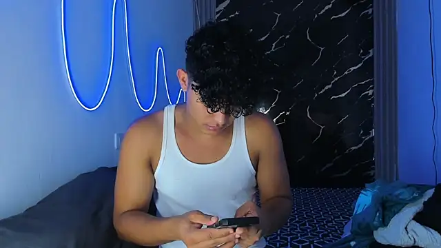 jamescurly00 online show from January 13, 12:15 am