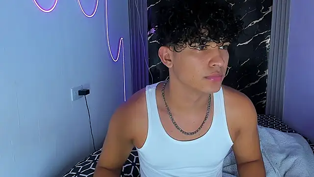 jamescurly00 online show from January 9, 11:33 pm