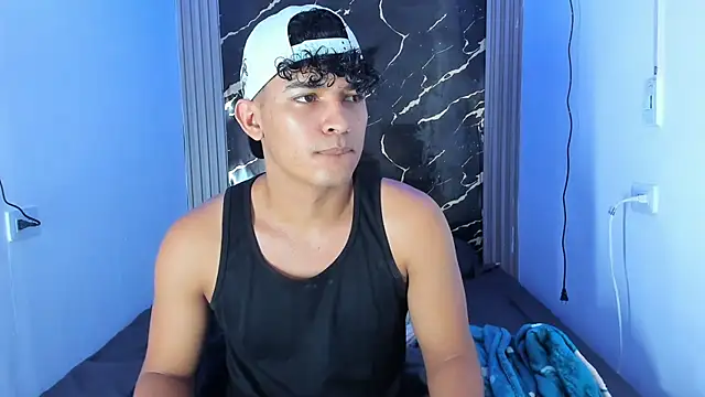 jamescurly00 online show from February 6, 7:26 am