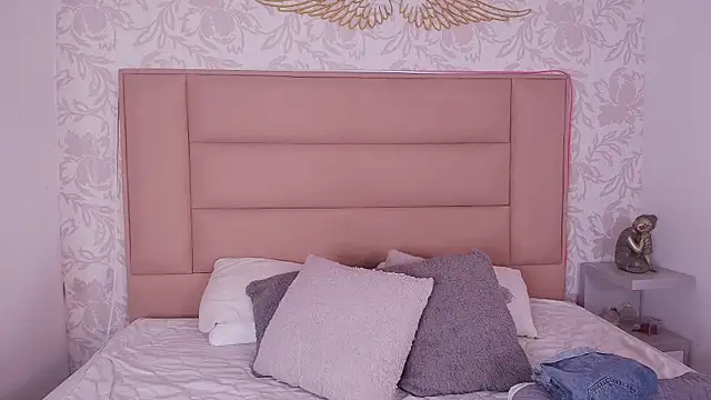 faryehh online show from April 21, 1:42 am